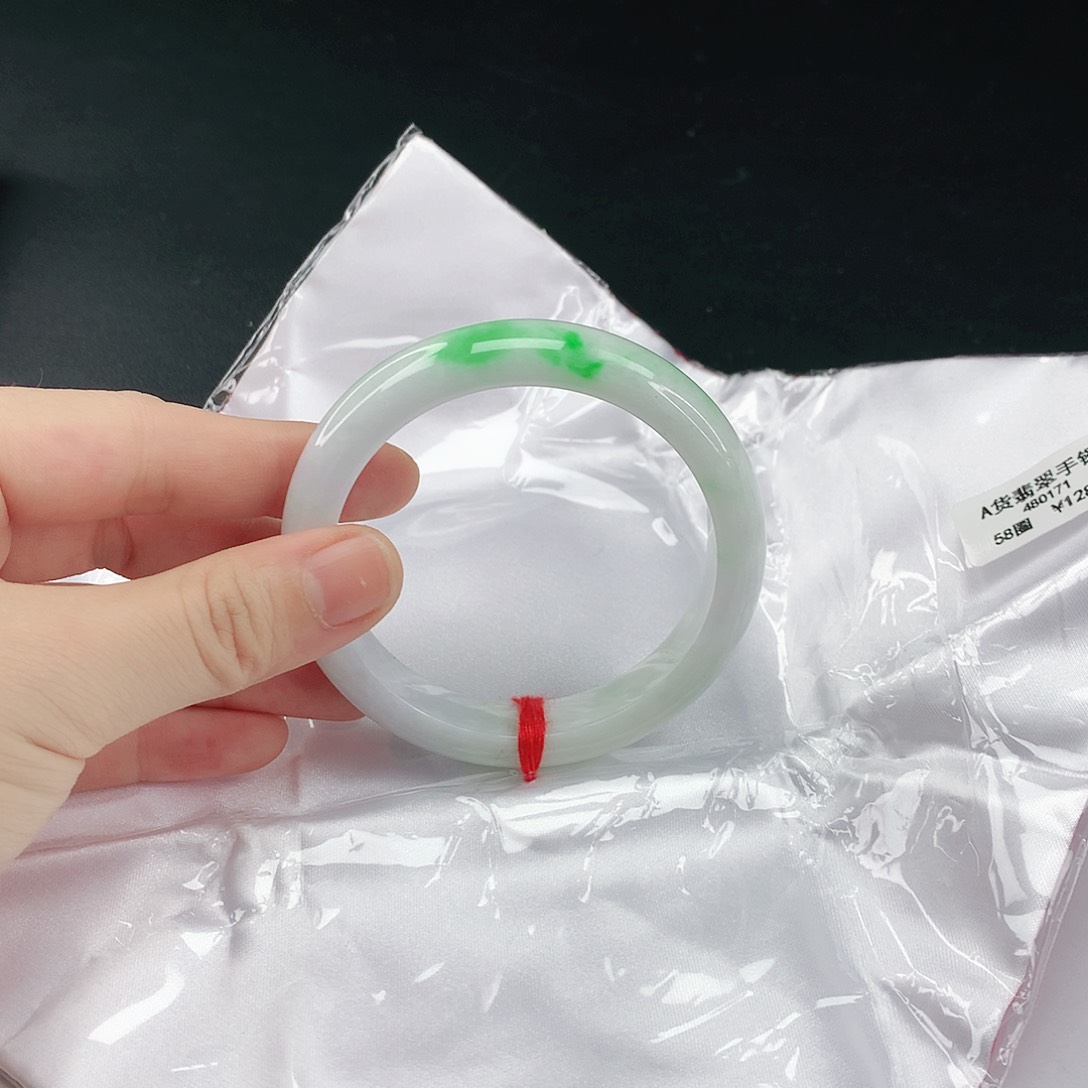 翡翠手镯未镶嵌翡翠171