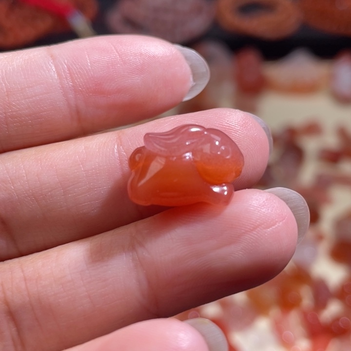 南红玛瑙兔子通孔未镶嵌1007