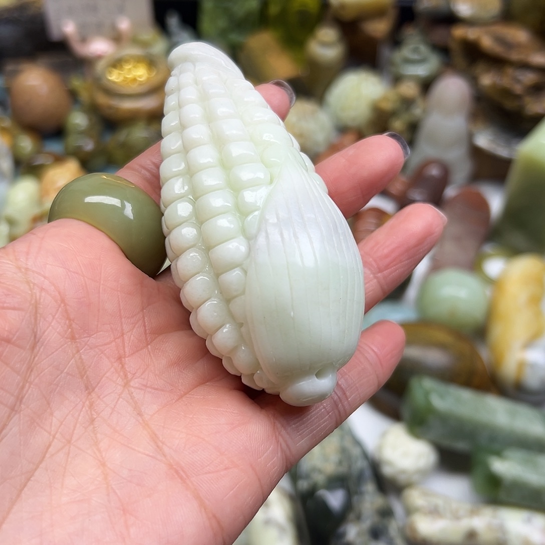 L***l岫玉未镶嵌颈饰岫玉玉米手玩