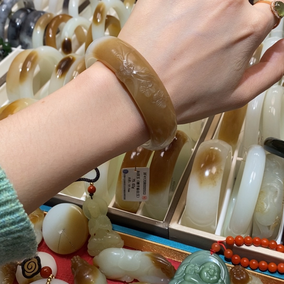 未镶嵌手镯和田玉