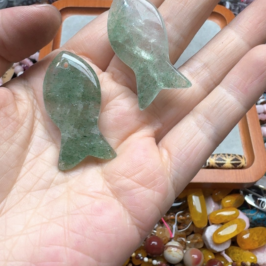 合金玛瑙/玉髓珠宝半成品一个绿草莓鱼吊坠