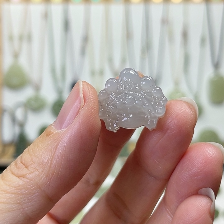 和田玉颈饰未镶嵌L*?