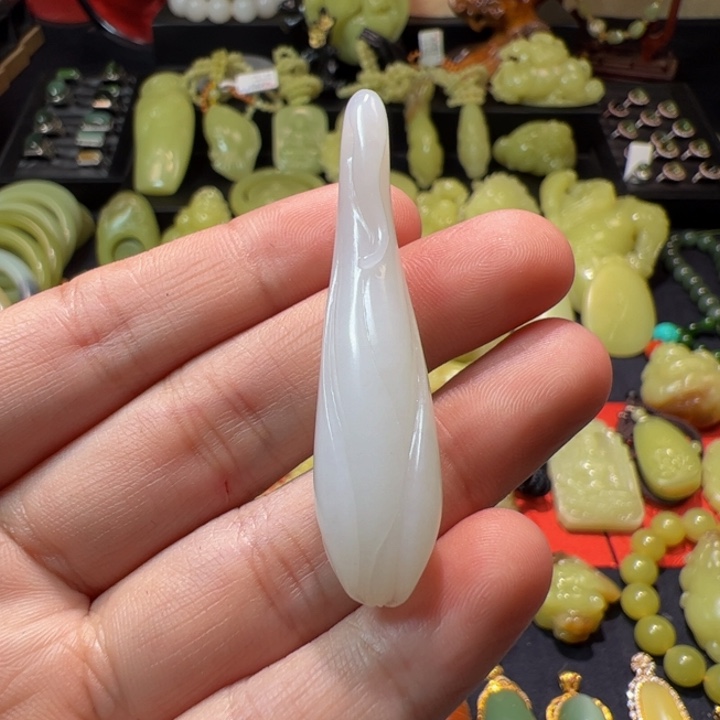 和田玉颈饰未镶嵌