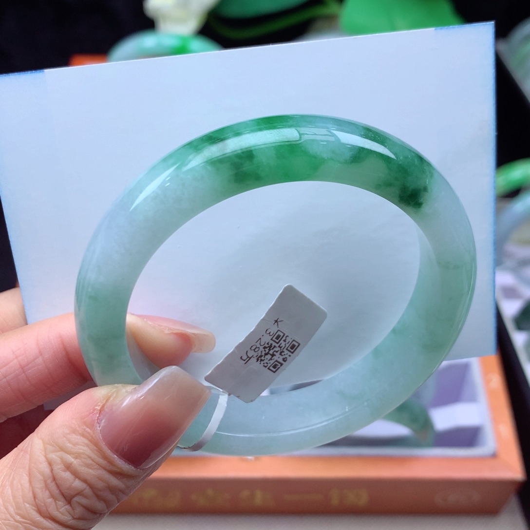 翡翠手镯未镶嵌缅甸翡翠手镯