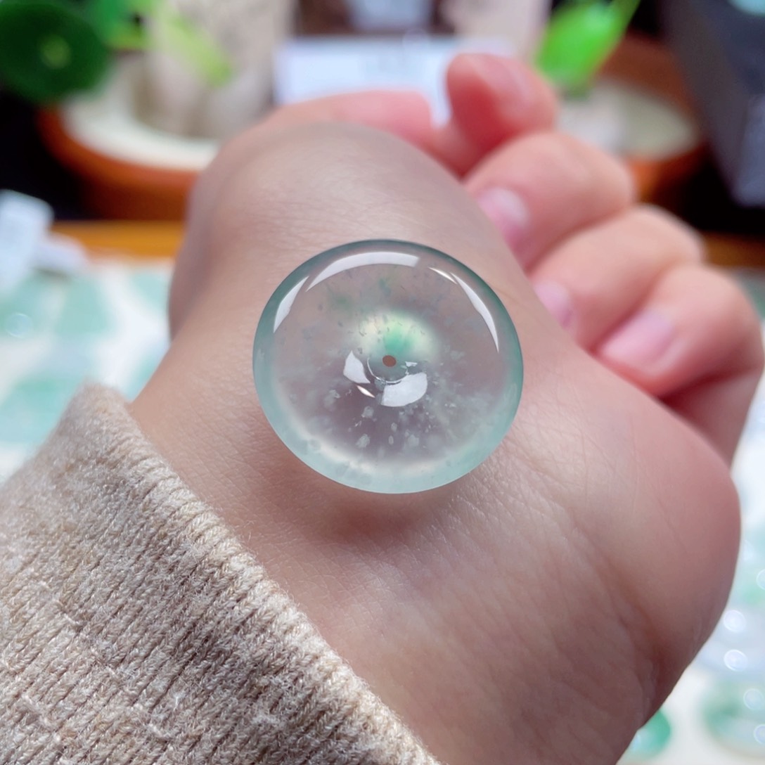 翡翠颈饰未镶嵌扣子