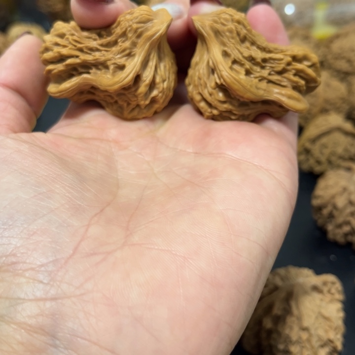 文玩核桃吊坠异形核桃