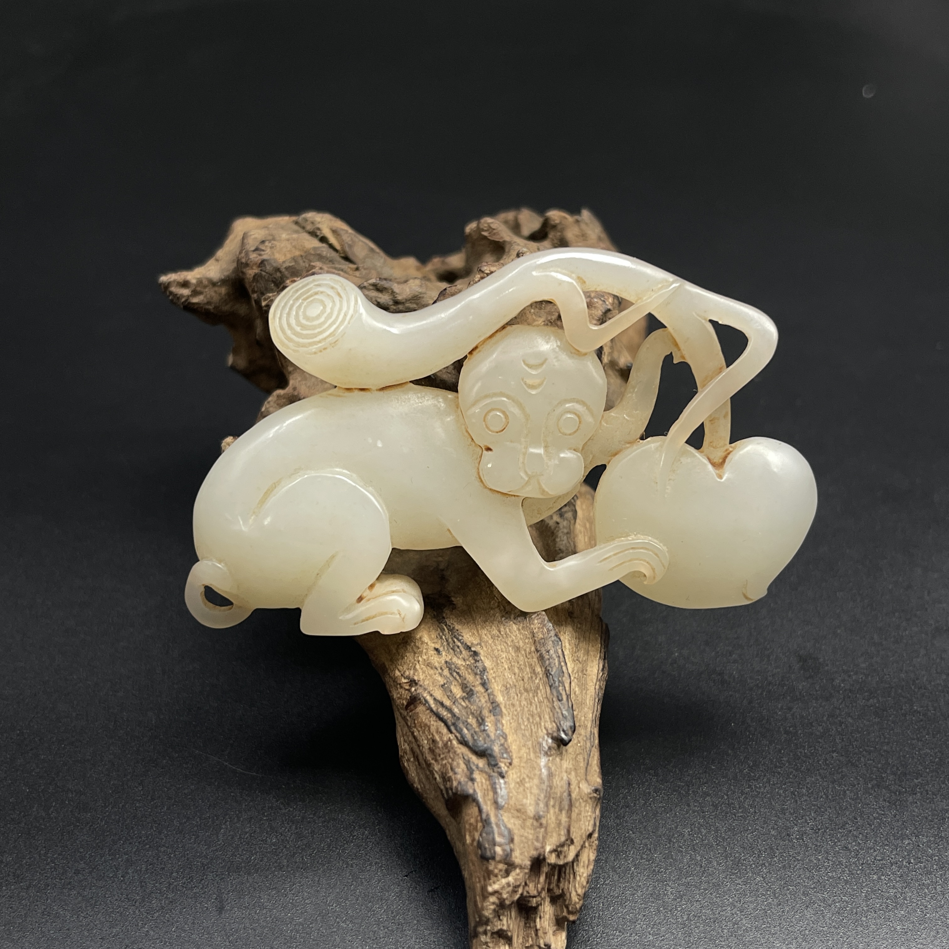 《清代》和田玉灵猴献寿  山东文物商店泰运 ZZXCDH534450