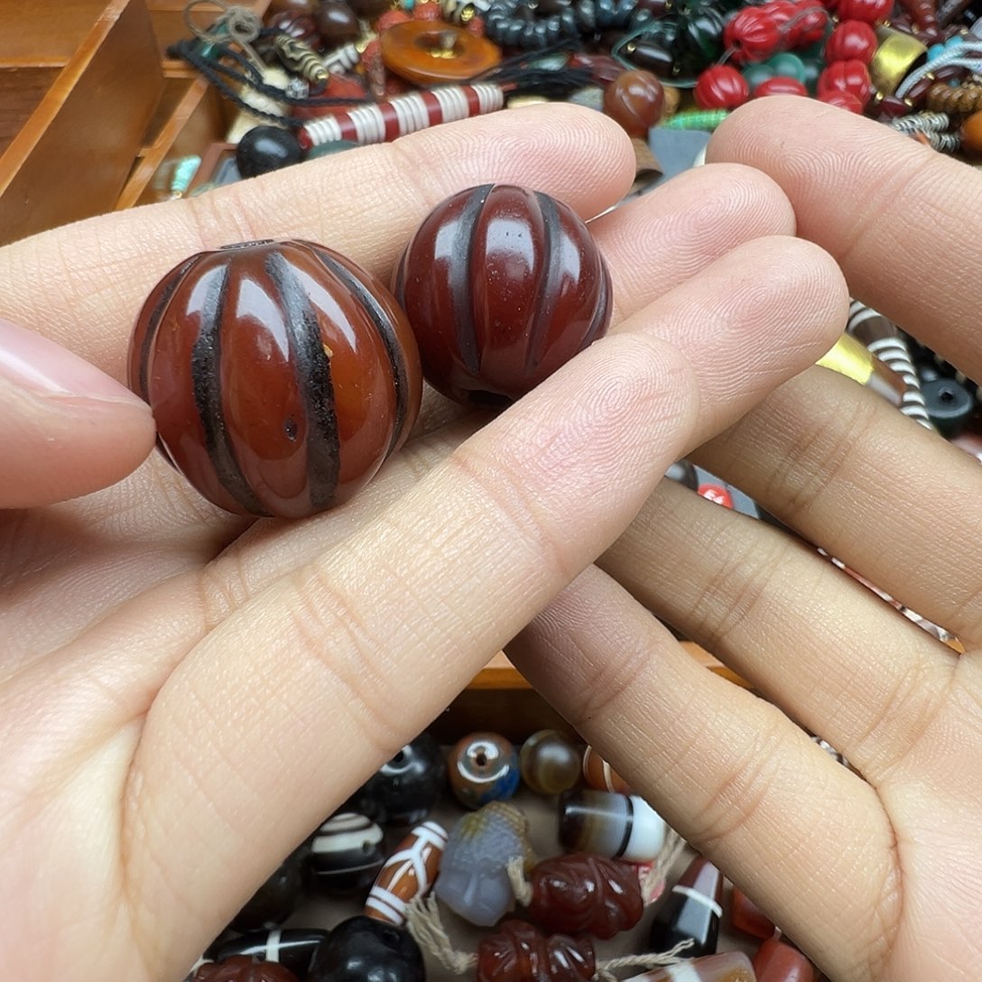 芬***芳玛瑙/玉髓未镶嵌珠宝半成品