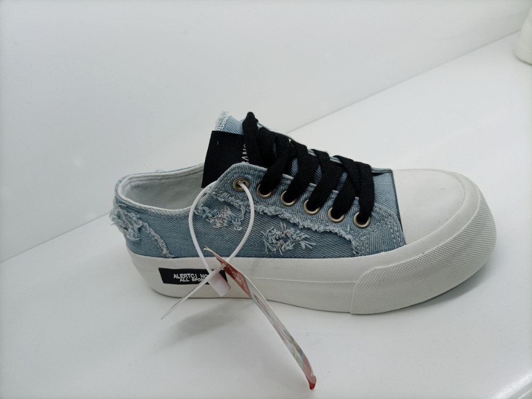 运动休闲鞋厚底圆头时尚休闲鞋单鞋低帮百搭高帮时尚平底蓝色