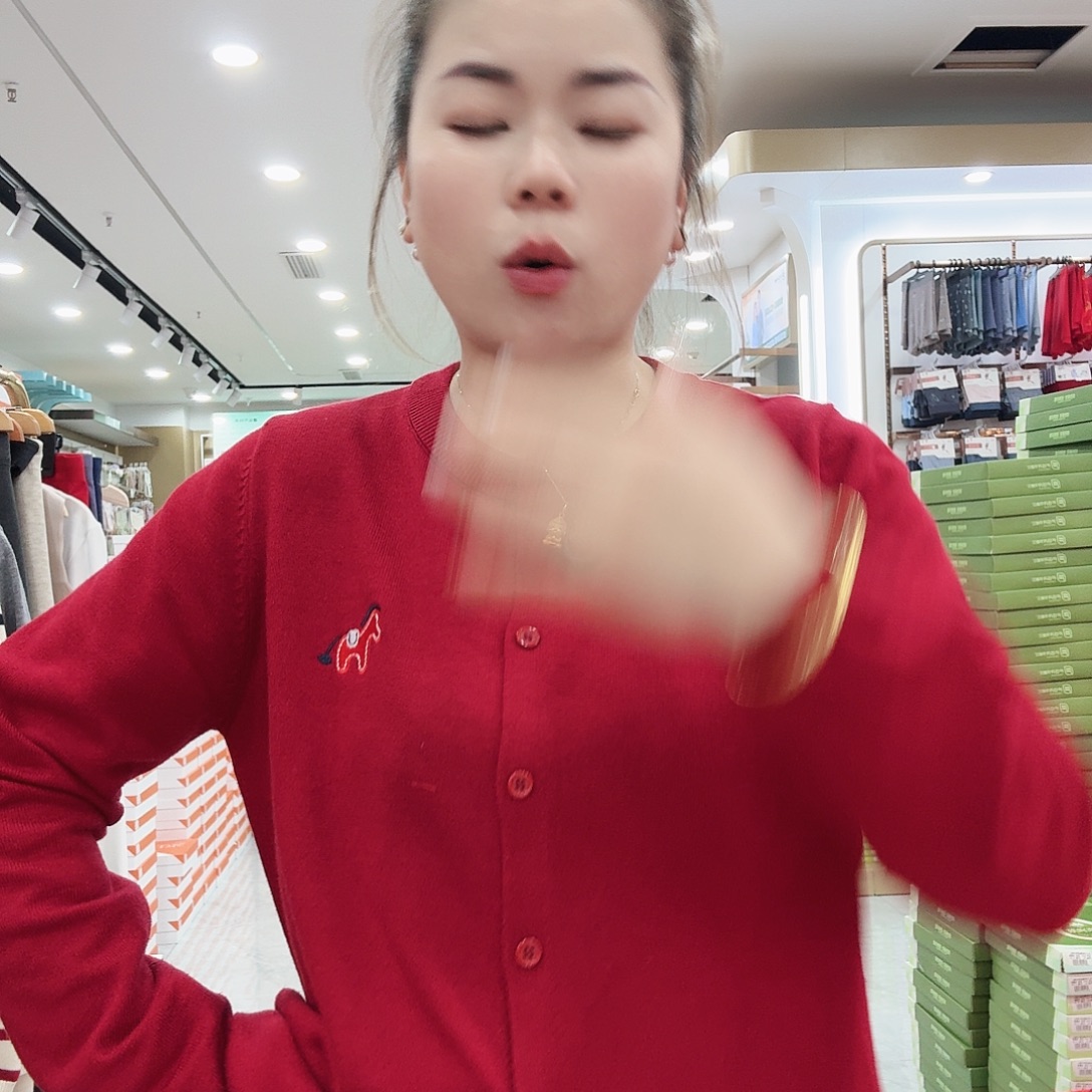 小马红色开衫毛衣