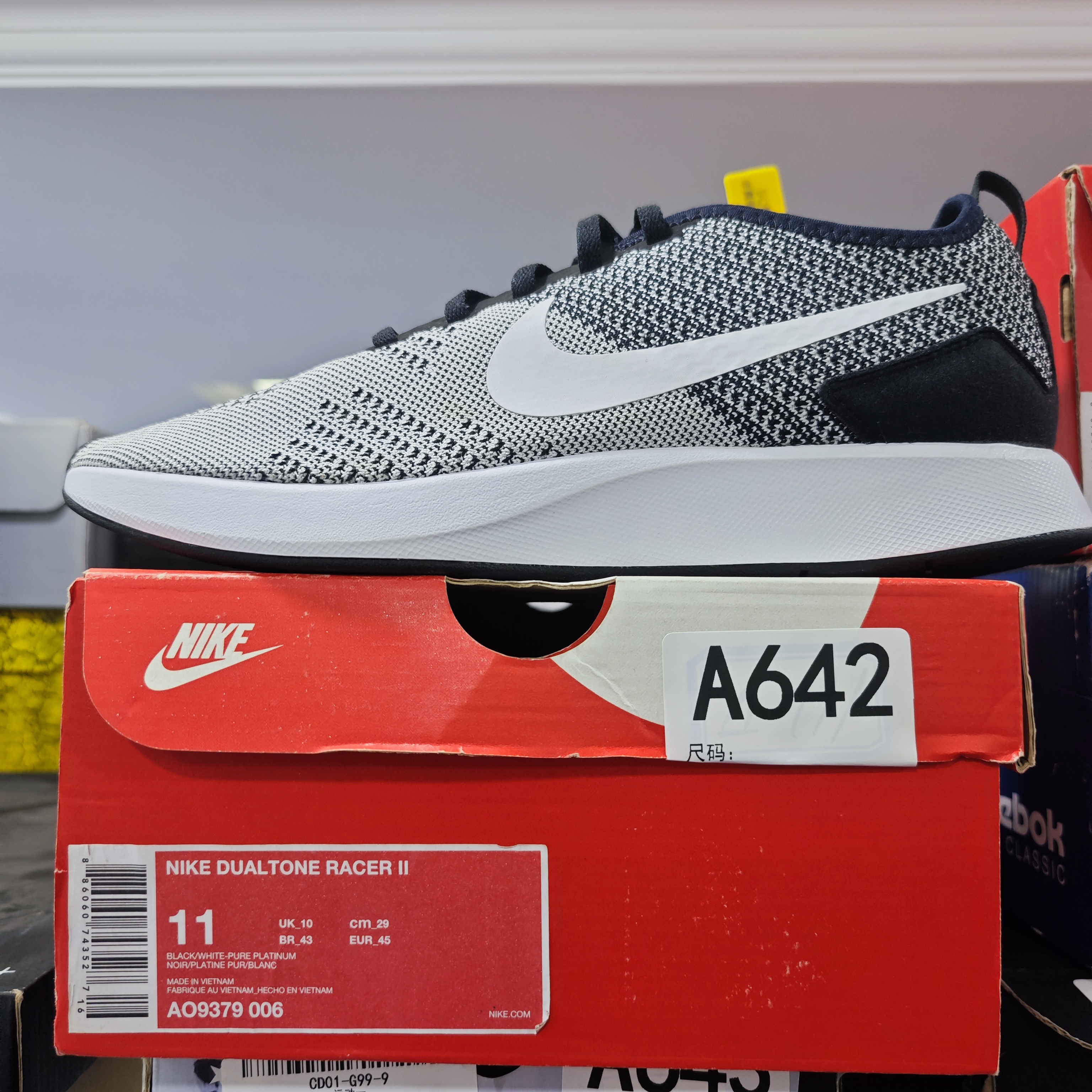 Nike 休闲跑鞋低帮 45码 全新原盒 12月27 A642