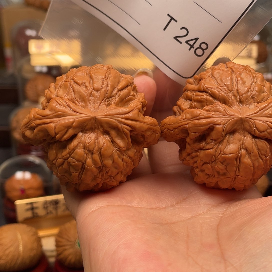 文玩核桃吊坠袁*龙鼎56