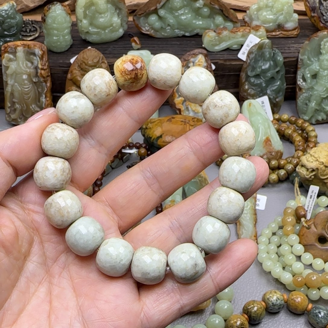 岫岩河磨玉（透闪石质玉）未镶嵌珠宝奇石