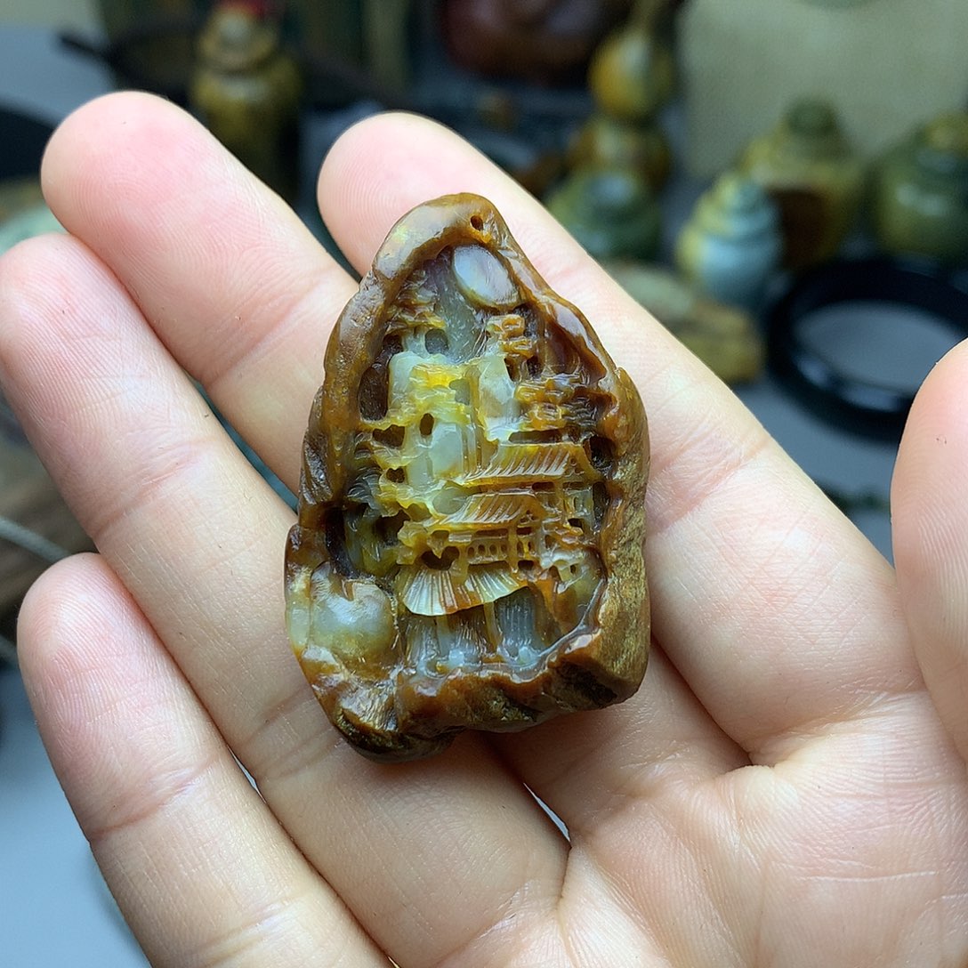 透闪石质玉挂件未镶嵌顺*意