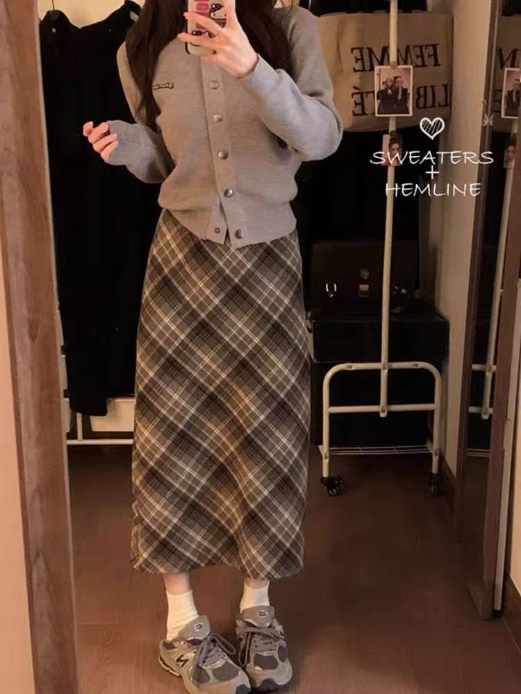 165秋冬新款简约韩系菱格设计感撞色修身显瘦气质百搭半身长裙