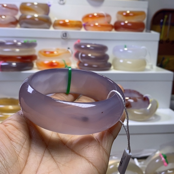 玛瑙/玉髓手镯未镶嵌林****柳