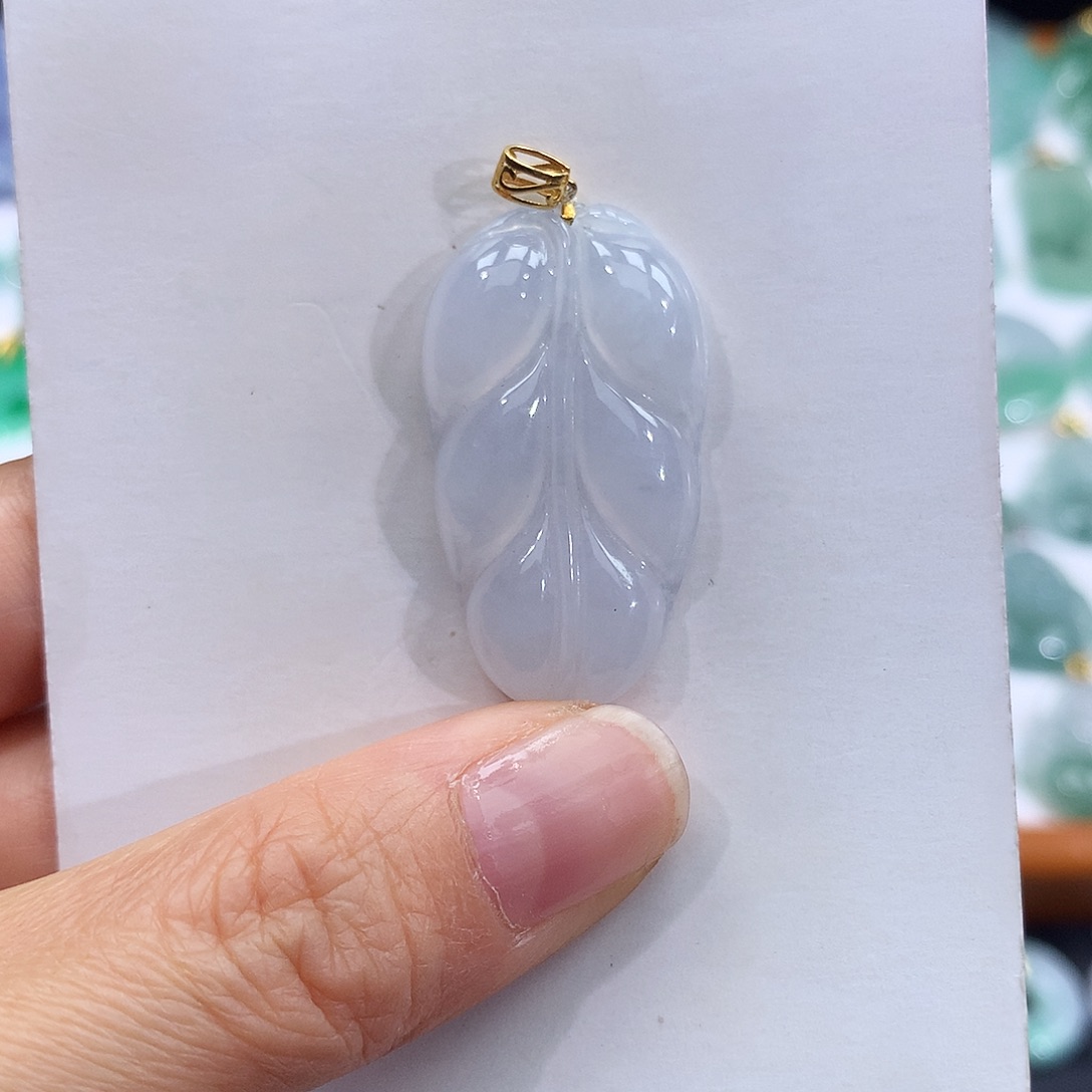 翡翠18K金镶嵌颈饰翡翠吊坠