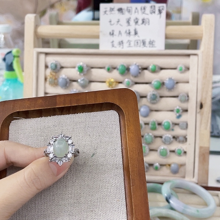 翡翠未镶嵌颈饰天然翡翠Ａ货