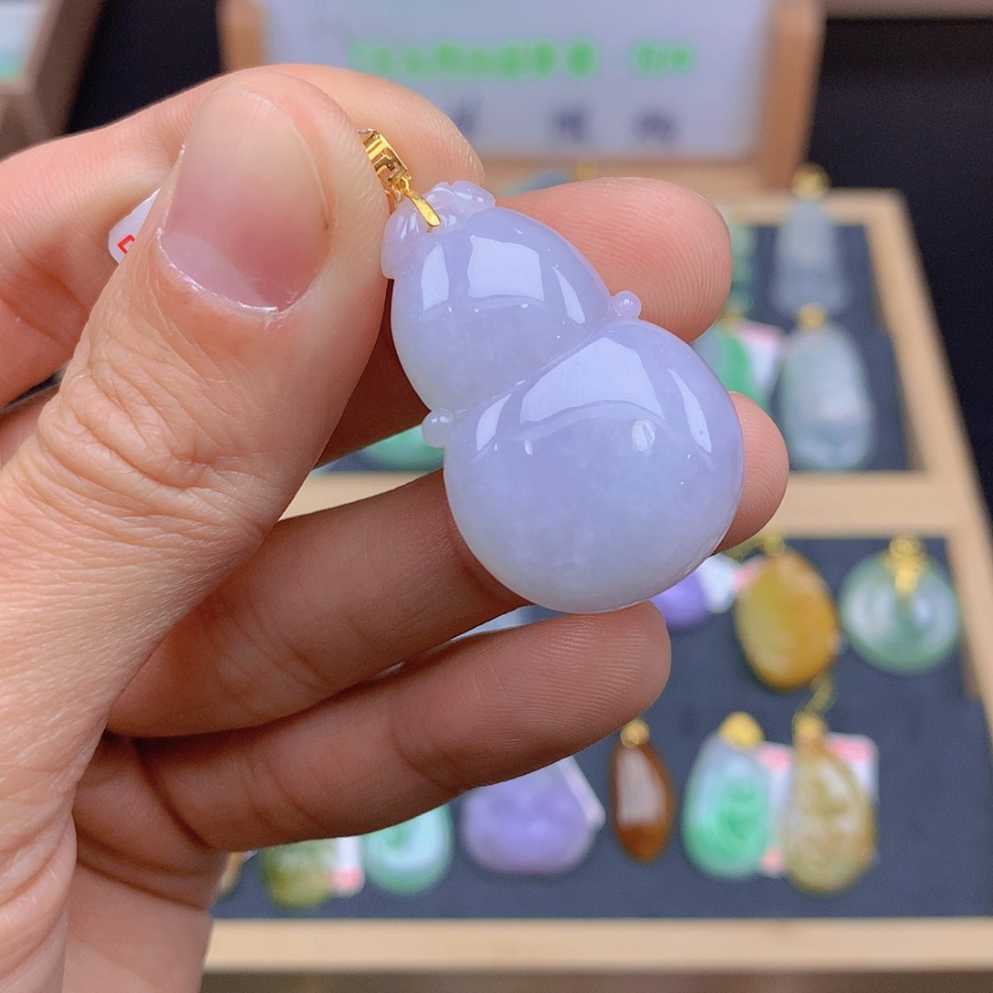 翡翠颈饰18K金镶嵌翡翠