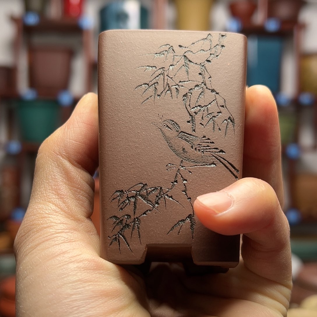 紫砂花盆装****部紫砂花盆