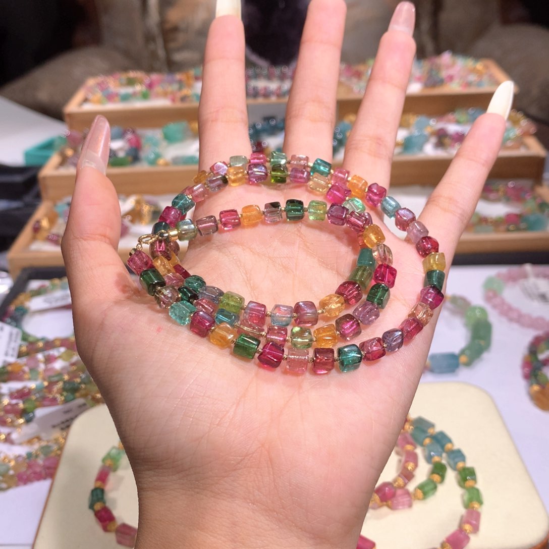 未镶嵌多样性发货其一碧玺