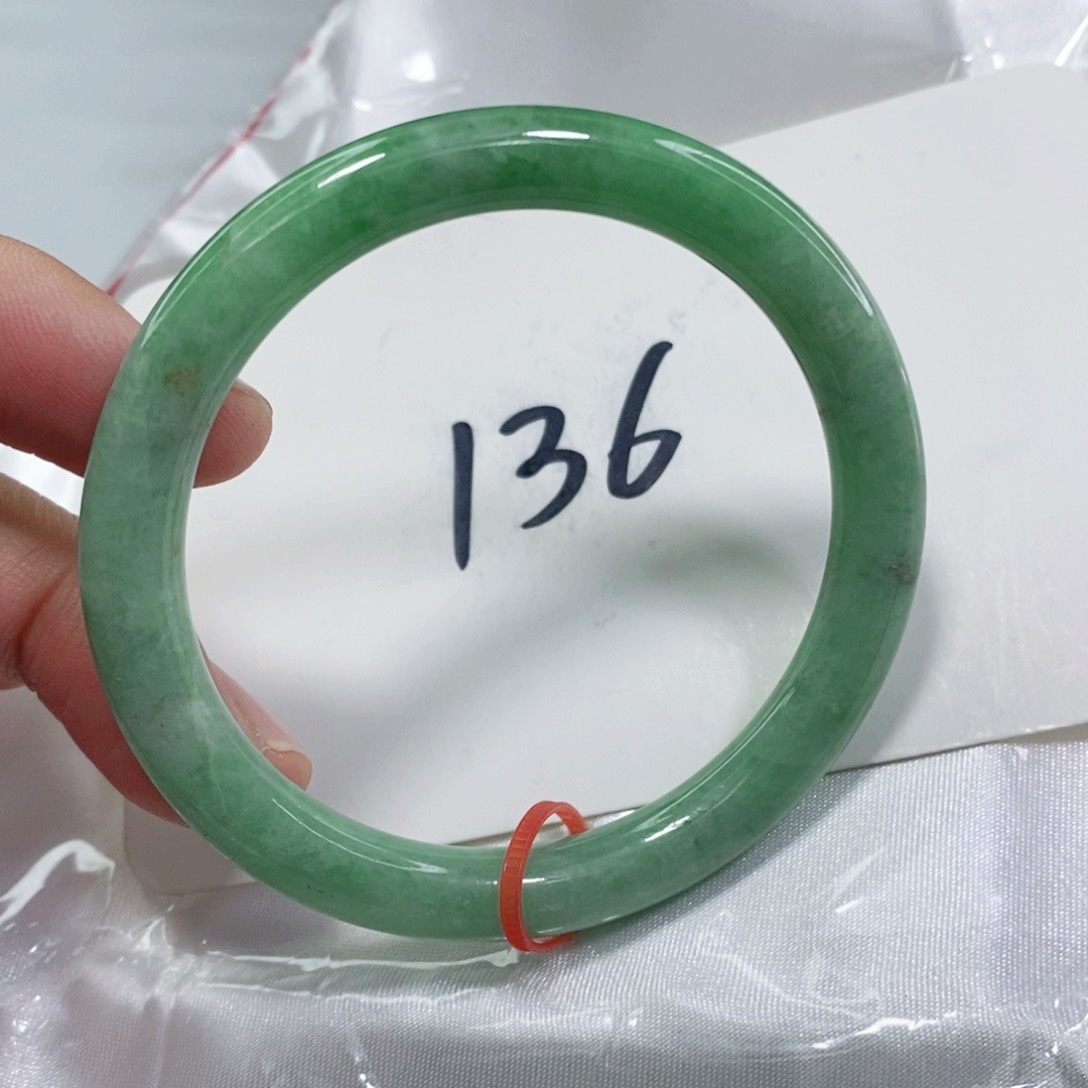 翡翠手镯未镶嵌53.8圈口口圆条