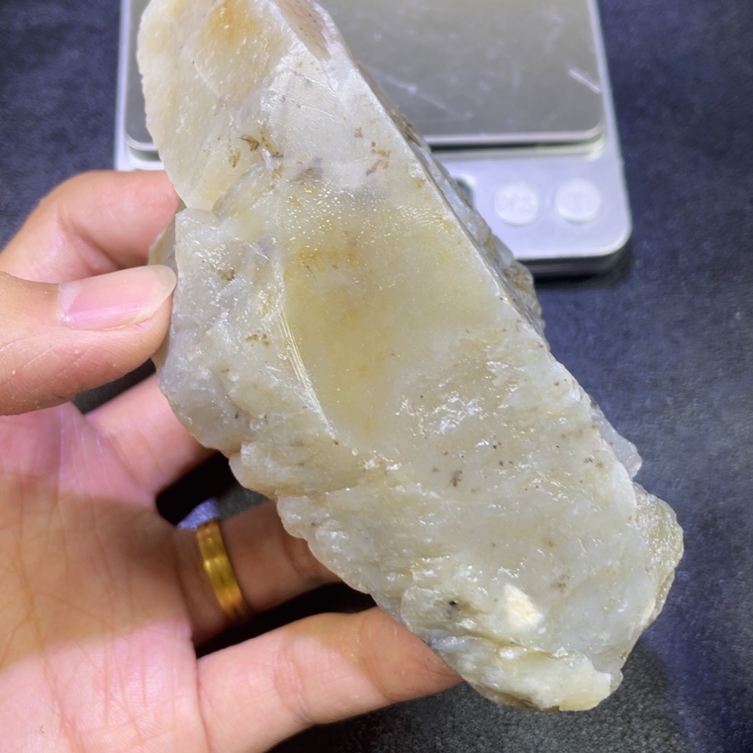 未镶嵌和田玉（糖玉）珠宝半成品
