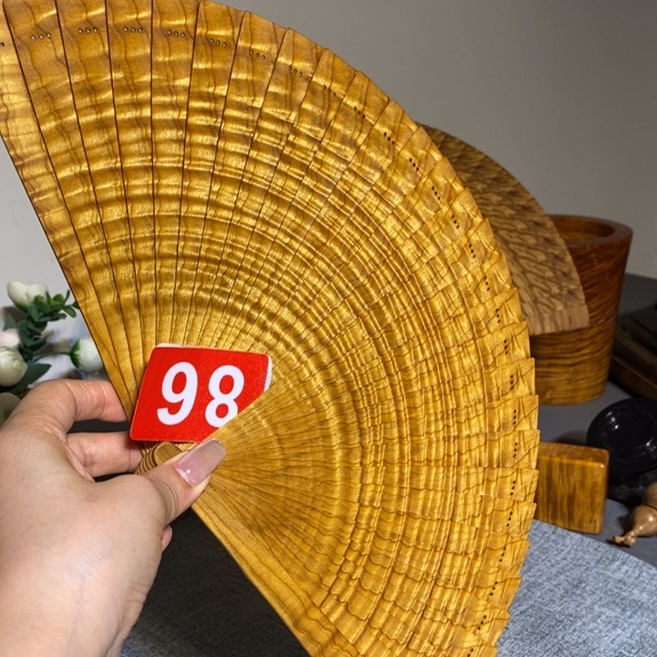 金丝楠嘉****头金丝楠木扇子