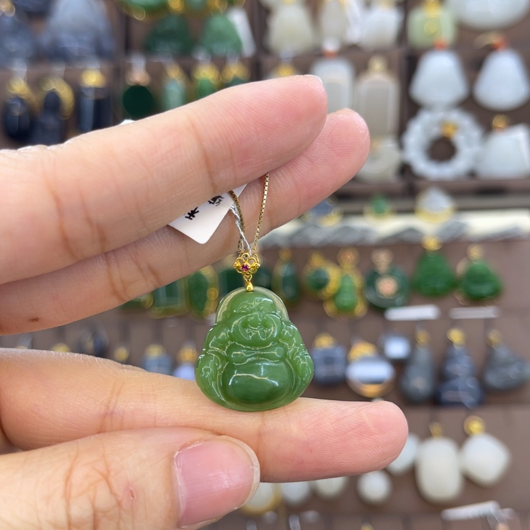和田玉吊坠18K金镶嵌