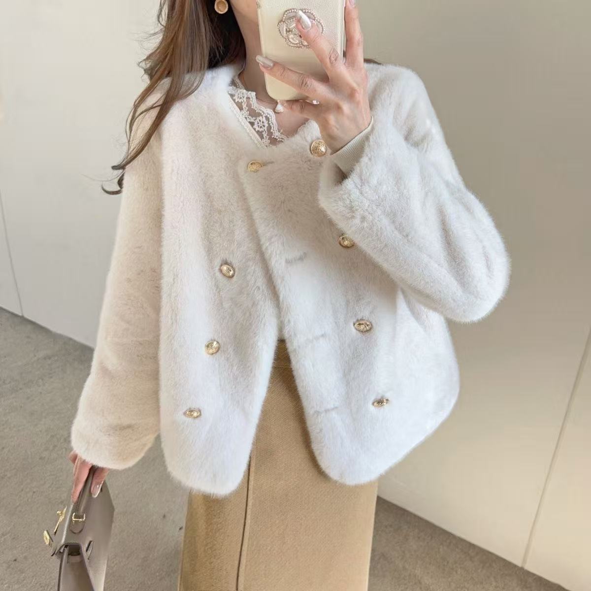 小香风圆领双排扣毛毛外套女2025秋冬新款加厚短款保暖上衣外套