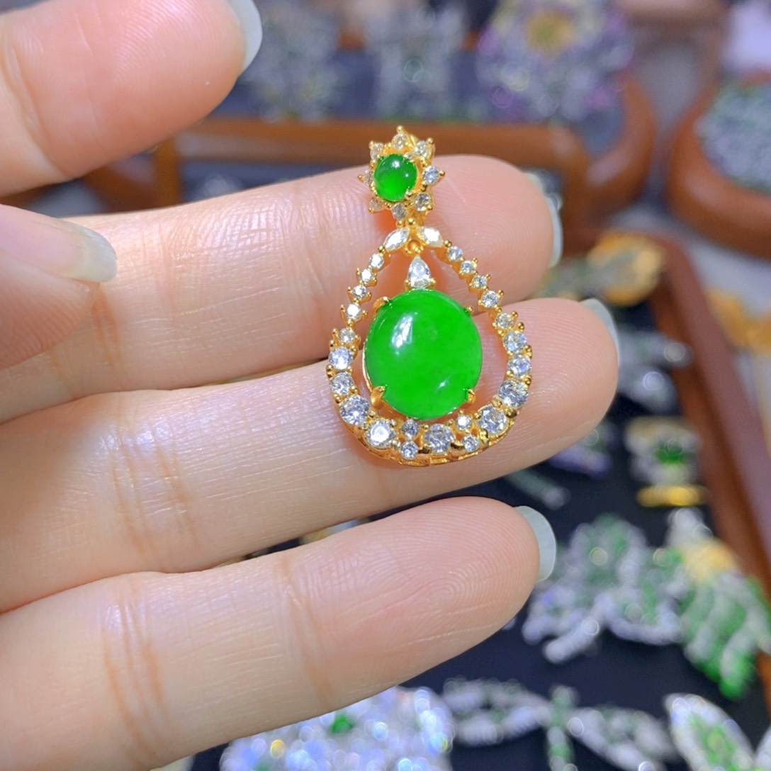 翡翠颈饰银S925镶嵌天然翡翠