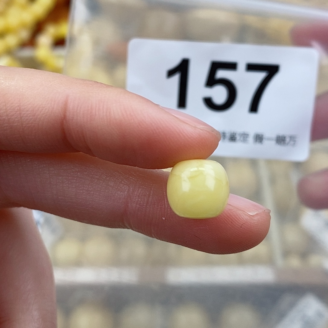 蜜蜡未镶嵌珠宝奇石10