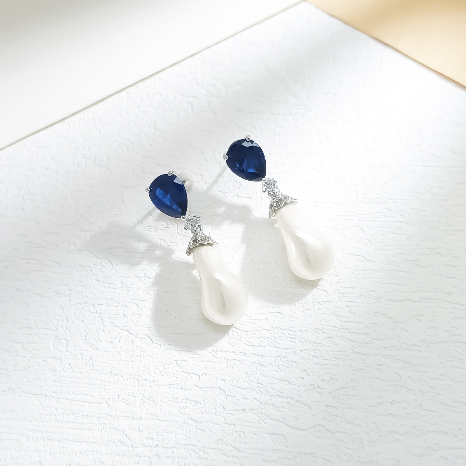 铜合金合成锆石耳饰 VWHL-009627【蓝韵水滴】耳饰百搭简约气质
