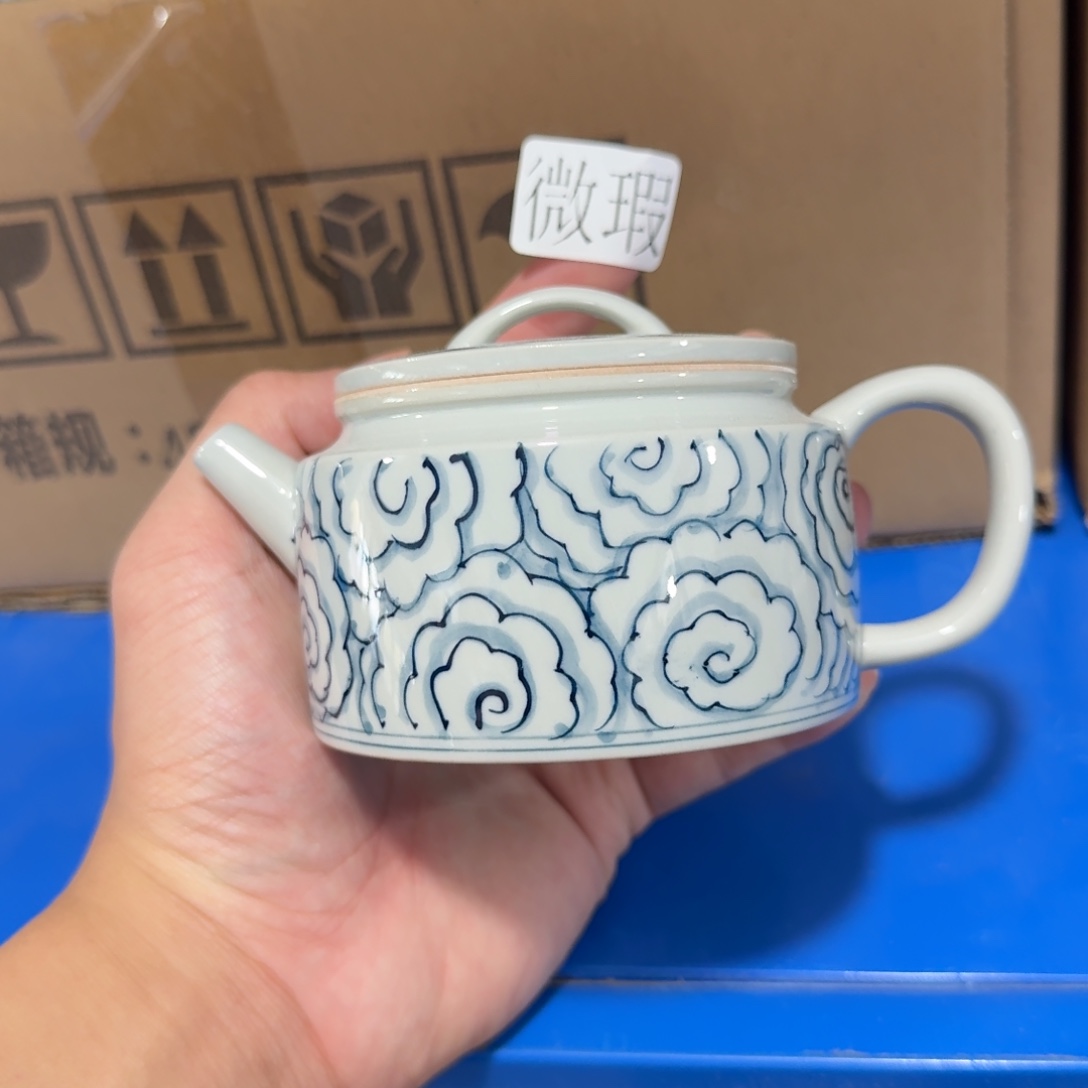 釉下手绘茶具微瑕