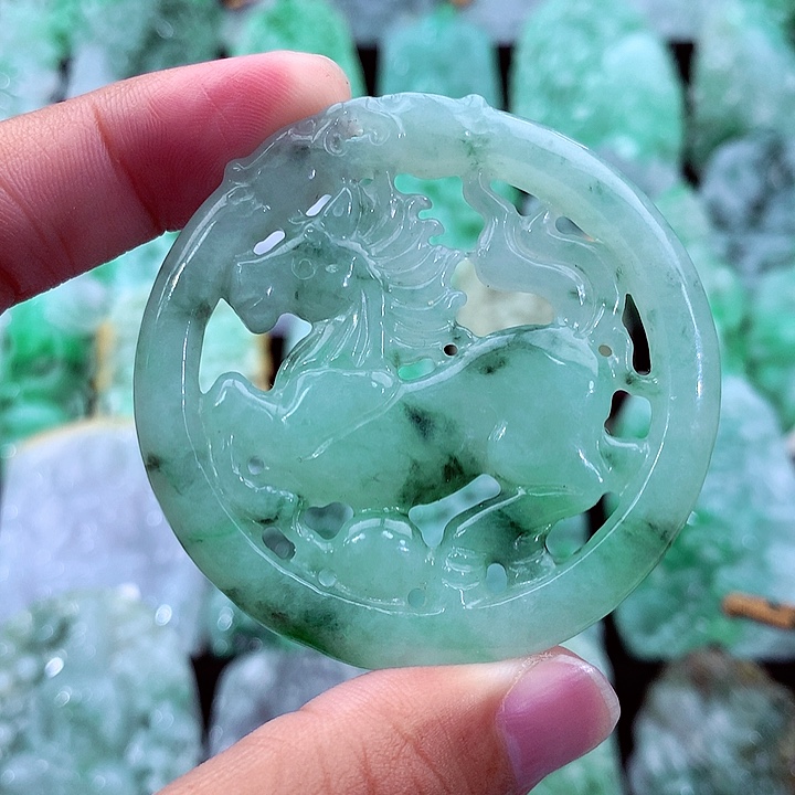 吊坠(不含链)未镶嵌翡翠