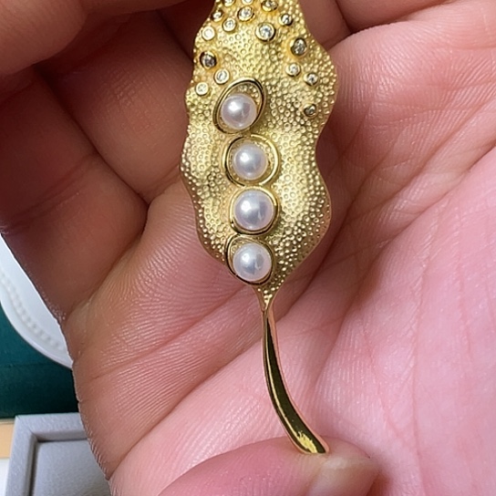 未镶嵌胸饰淡水珍珠