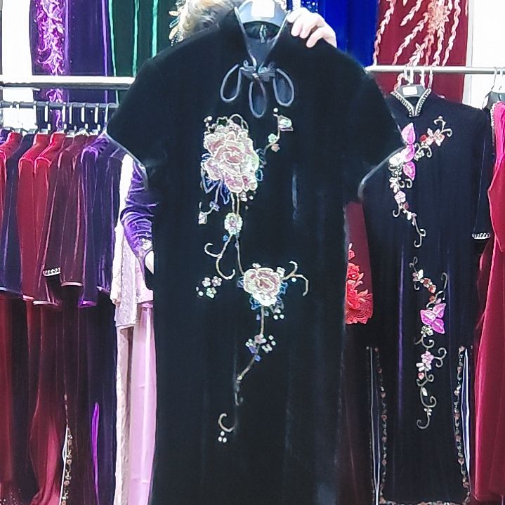 黑色金丝绒三片水滴领镂空半袖短款旗袍4XL胸120腰围102厘米155内