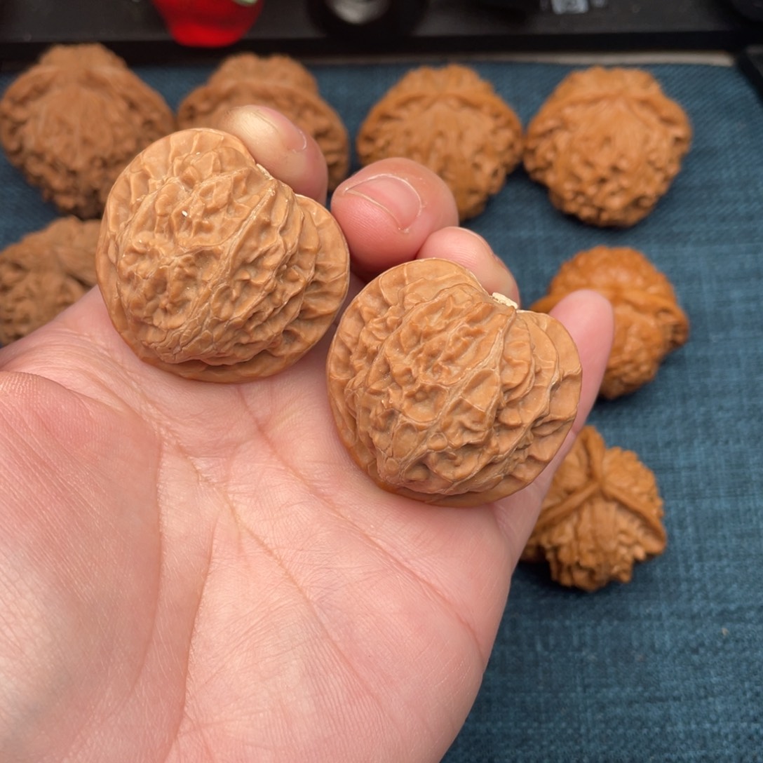 文玩核桃把件桃心宫灯38