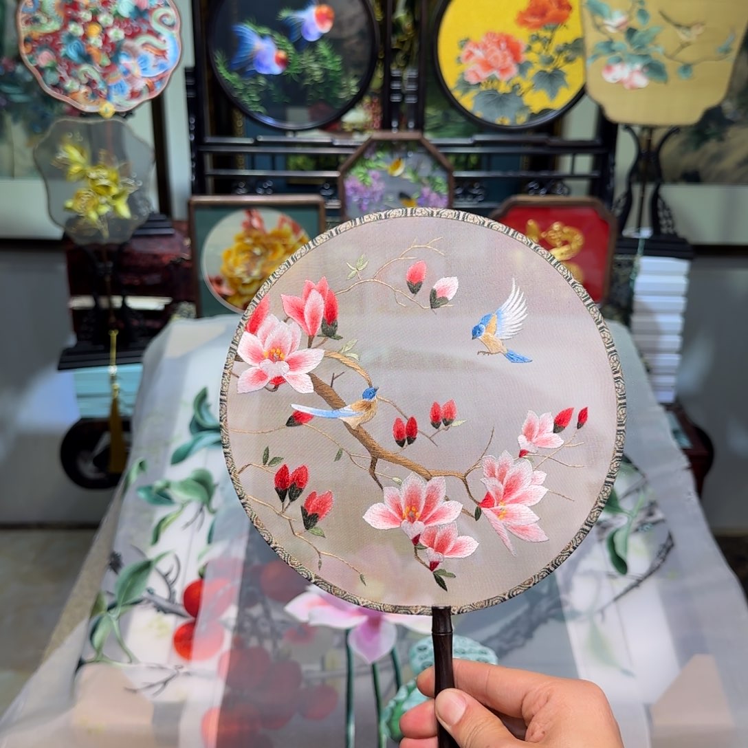 刺绣刺绣工艺精湛