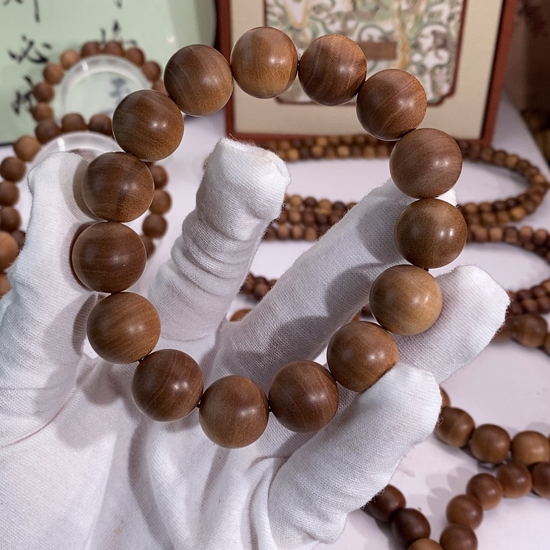 龙***哲檀香木手串/手链横纹黑肉15品相一般福利