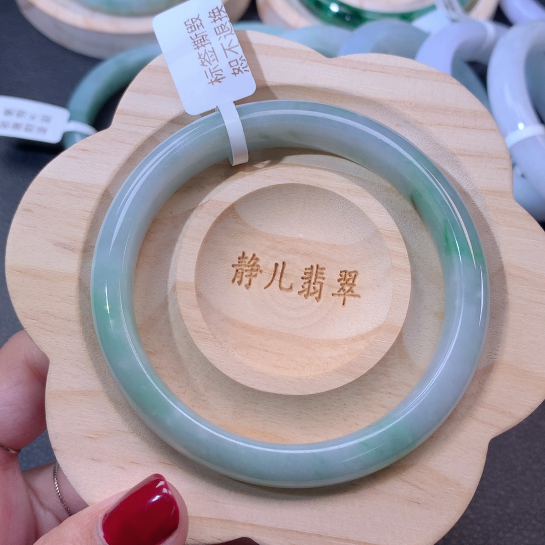 翡翠手镯未镶嵌59圈口