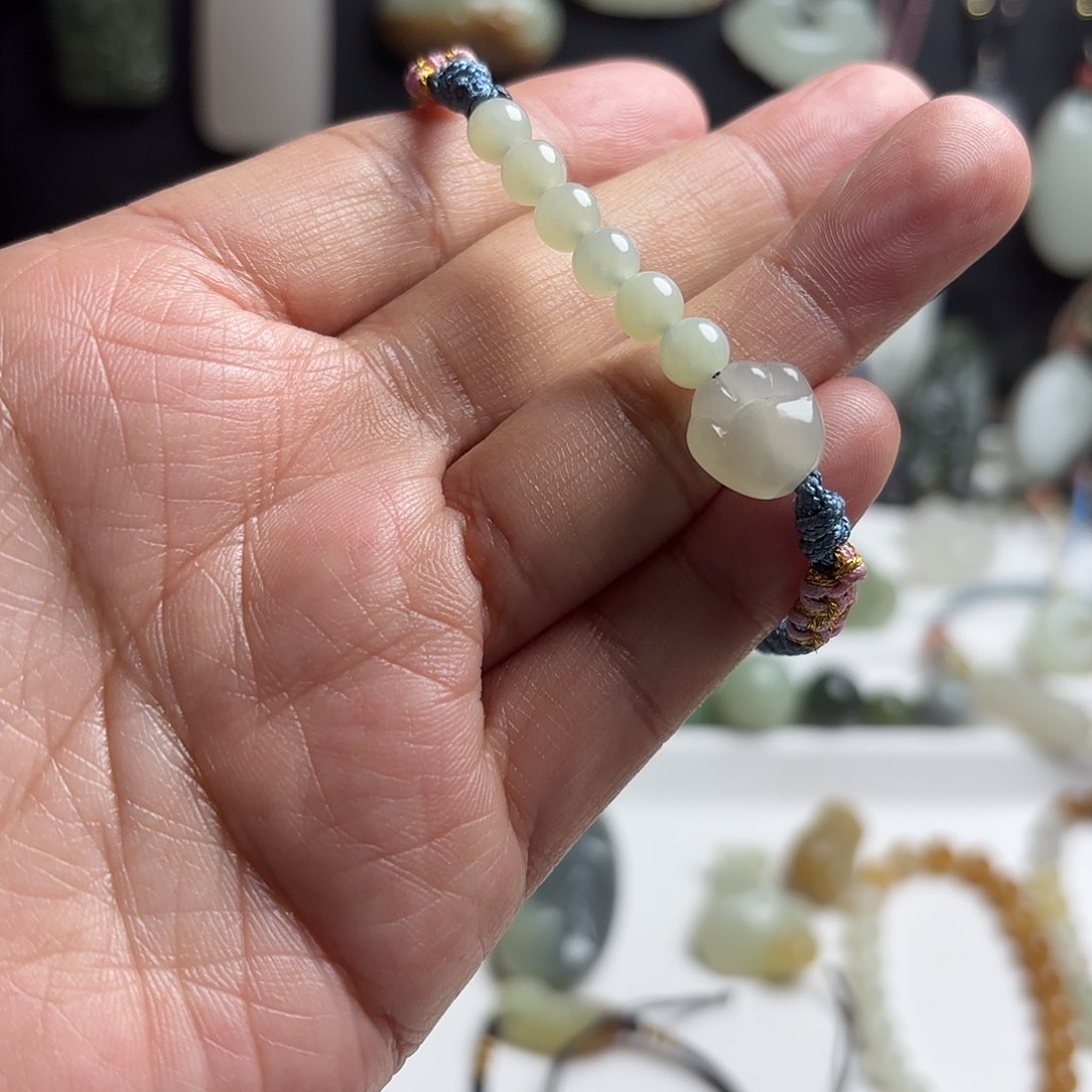 和田玉颈饰未镶嵌