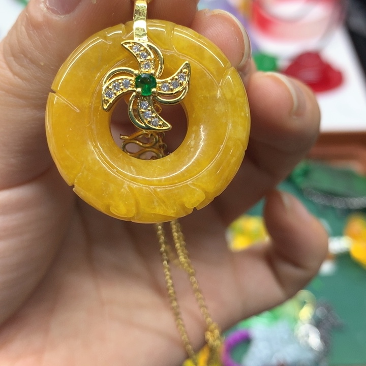 颈饰未镶嵌翡翠吊坠