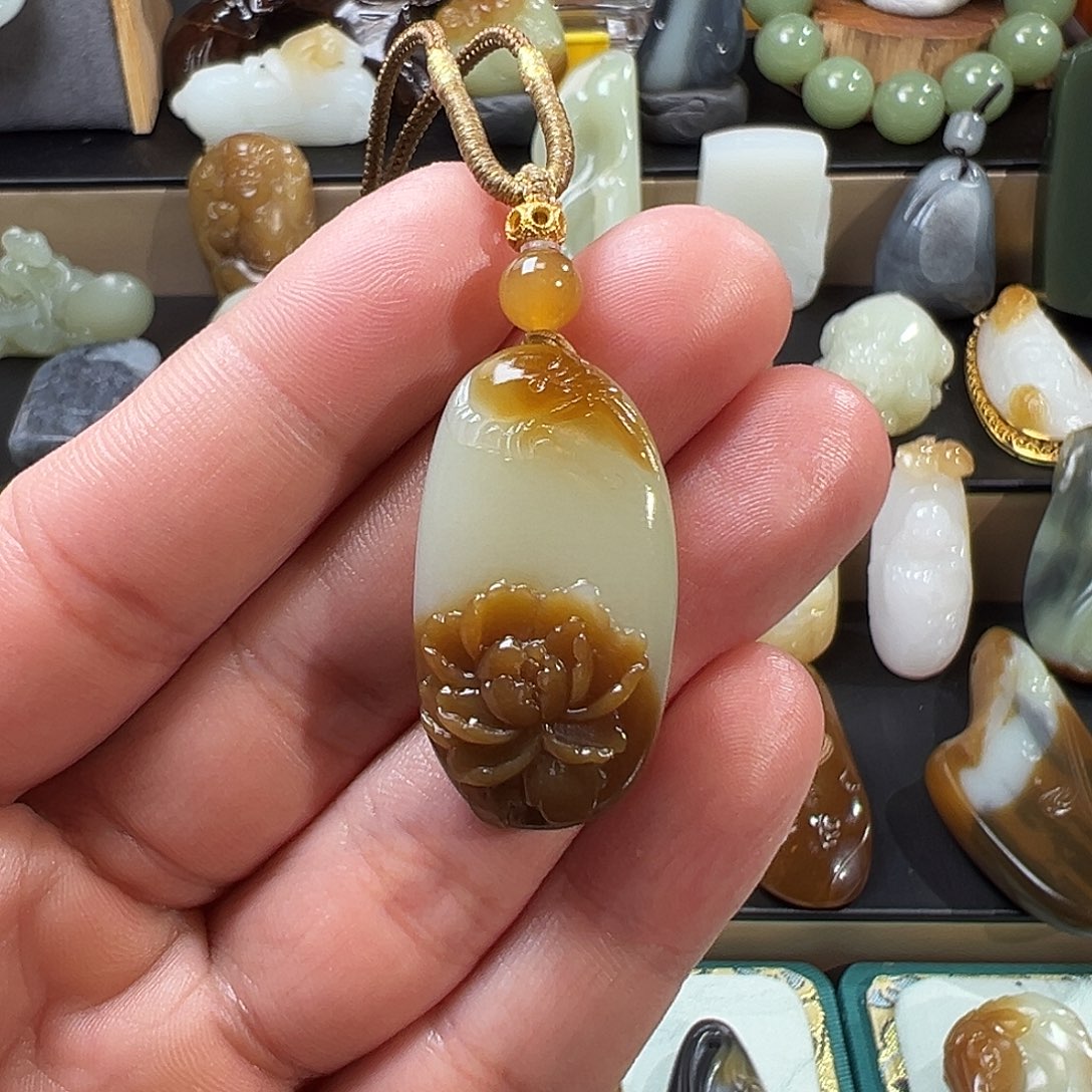 和田玉颈饰未镶嵌