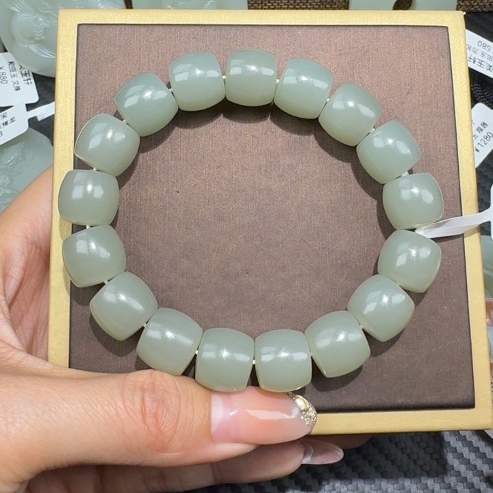 和田玉未镶嵌手串