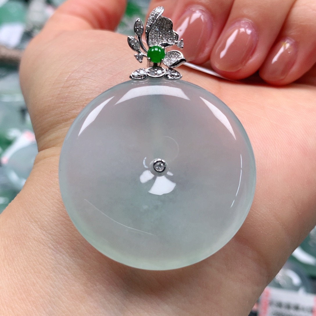 翡翠颈饰18K金镶嵌天然翡翠