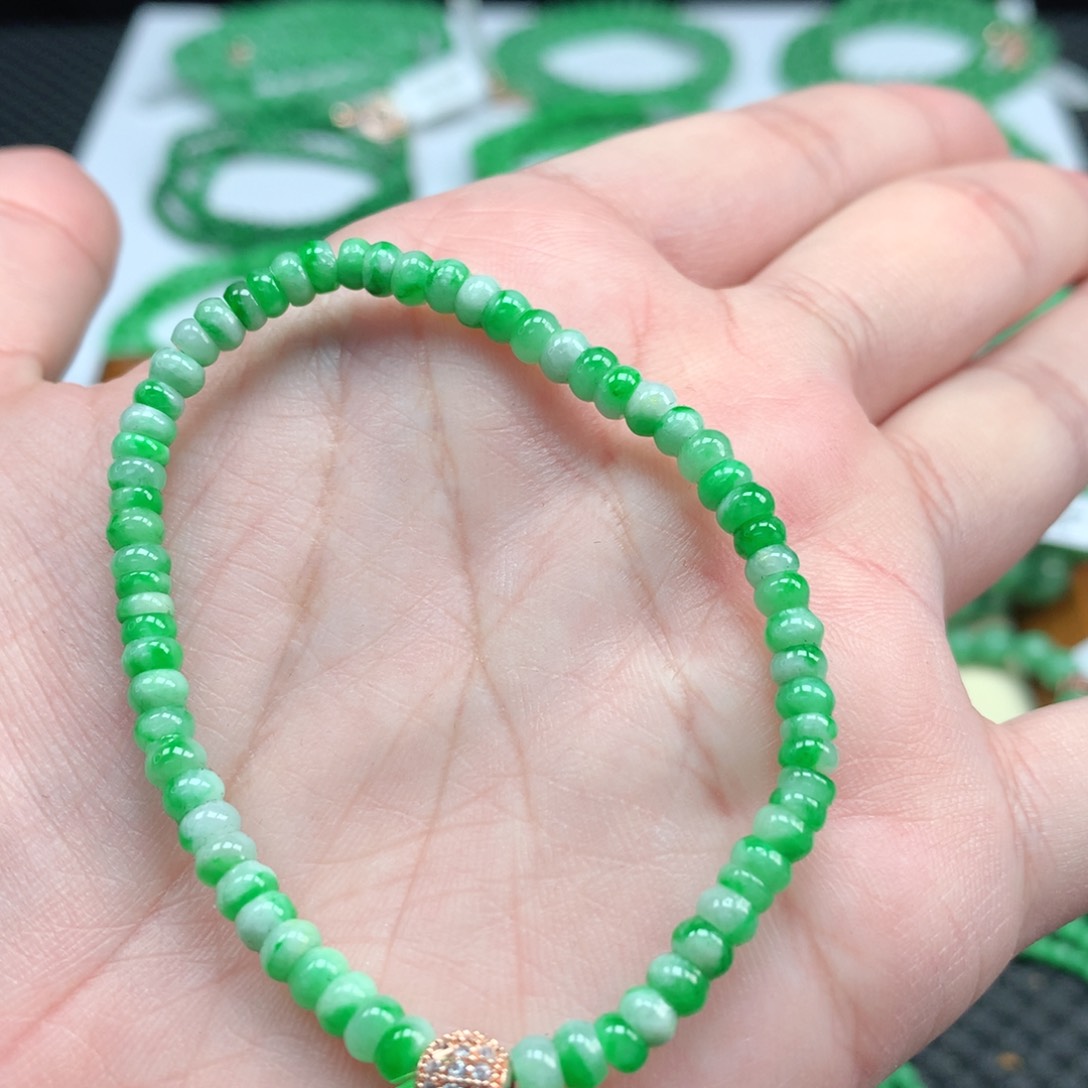 翡翠手链未镶嵌翡翠
