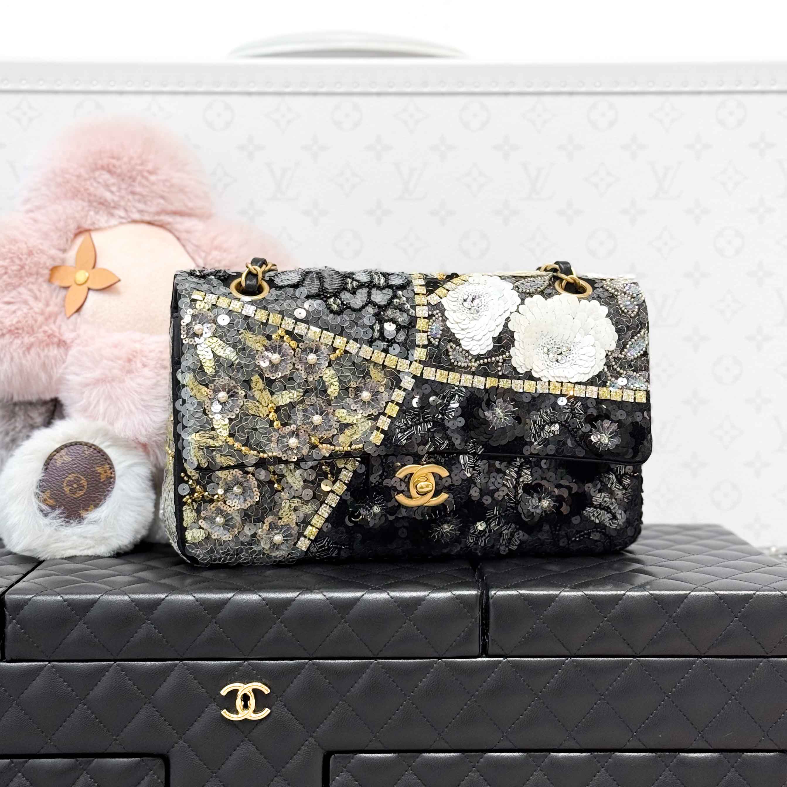 99新 Chanel/香奈儿  25A高级手工坊刺绣钉珠亮片山茶花cf链条包 