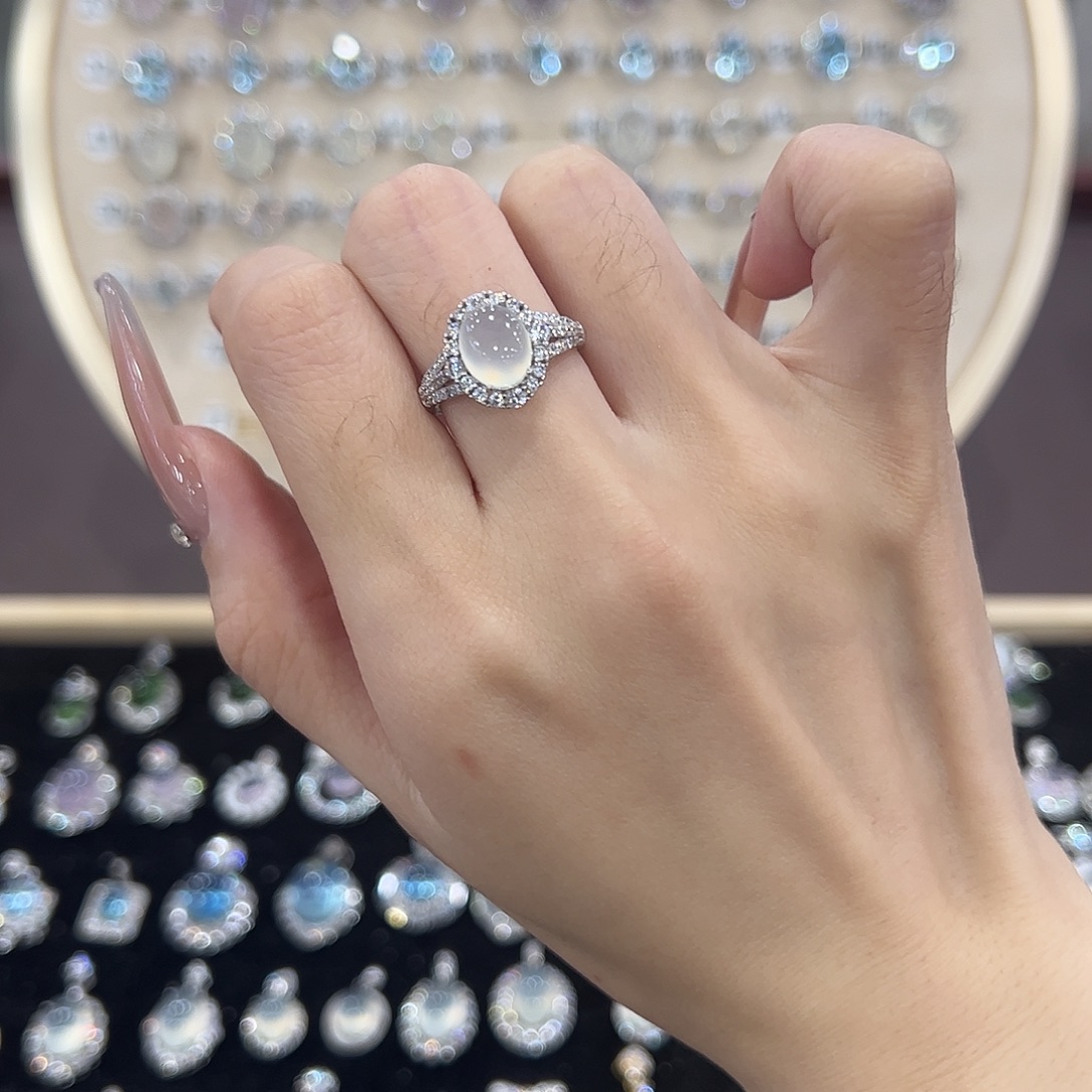 Z***。蛇纹石玉银S925镶嵌戒指