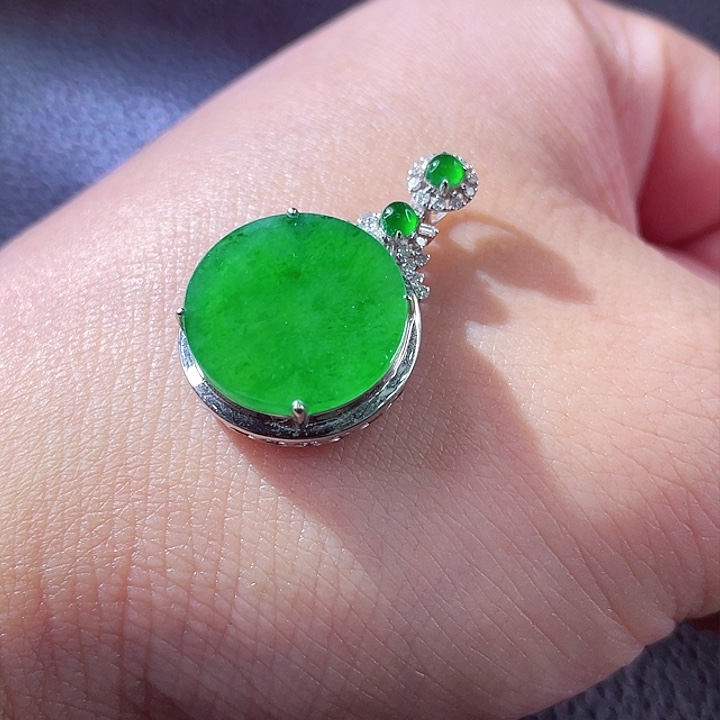 定制翡翠18K金镶嵌翡翠